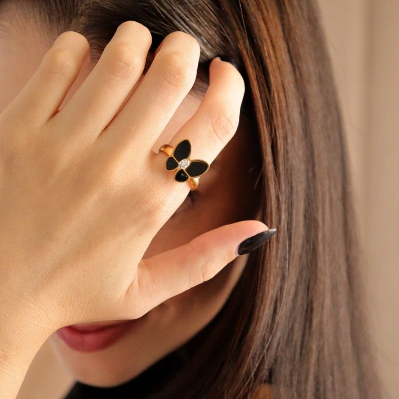 Anel Borboleta Preta em Aço Inox (Tamanho 18)