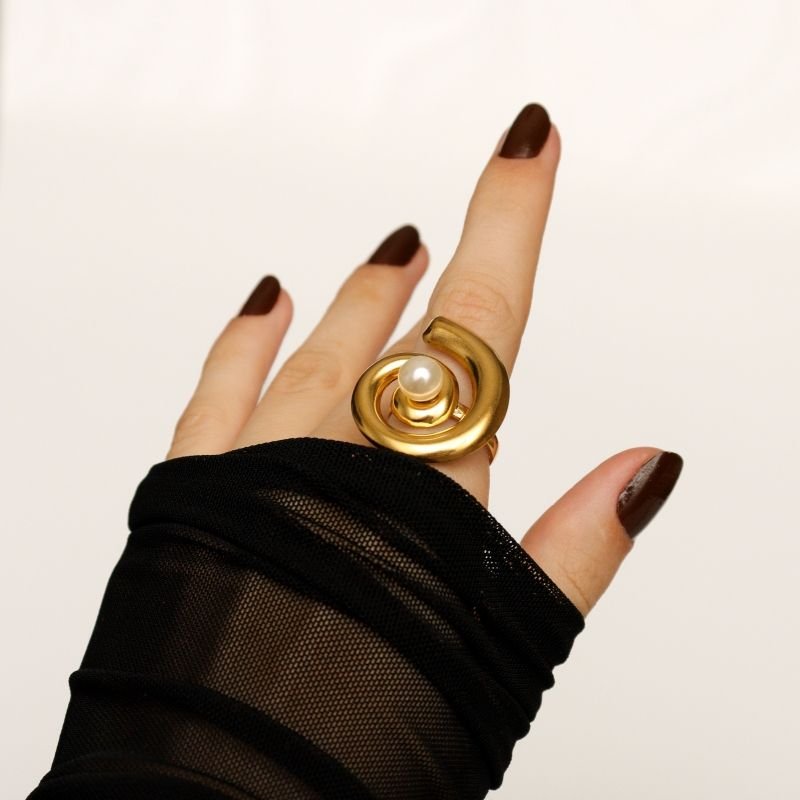 Anel Concha com Pérola Levemente Regulável em Aço Inox (Linha Premium)