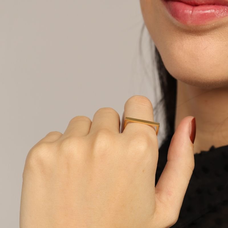 Anel Delicado Minimalista em Aço Inox (TAMANHO 17)