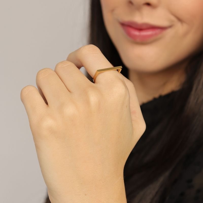 Anel Delicado Minimalista em Aço Inox (TAMANHO 17)