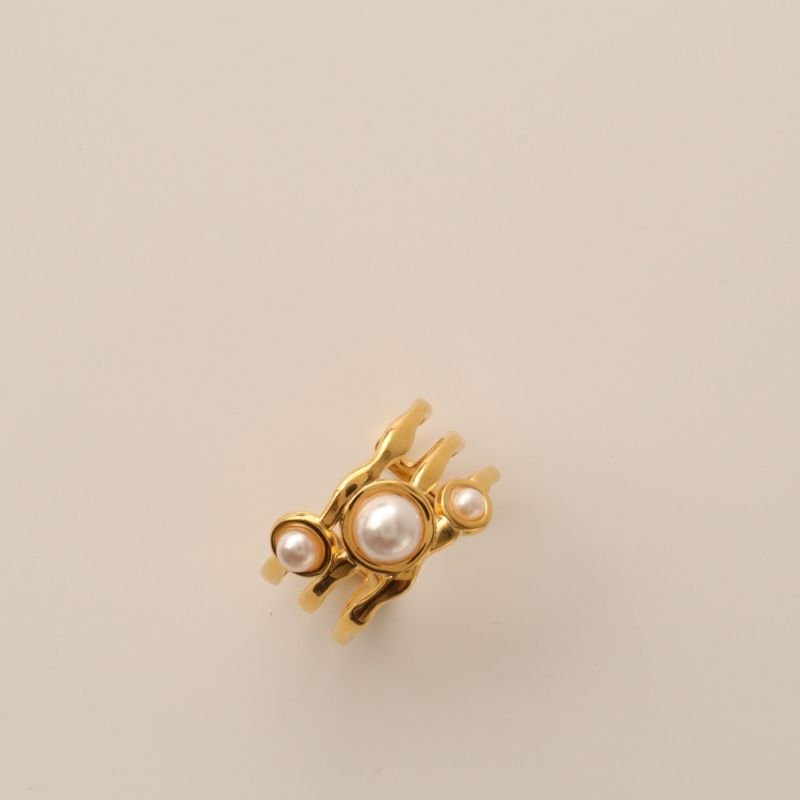 Anel em Pérola Levemente Regulável em Aço Inox