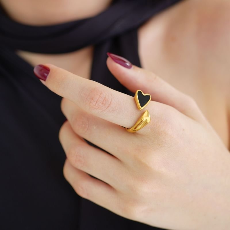 Anel Heart Black em Aço Inox (Tamanho 18)