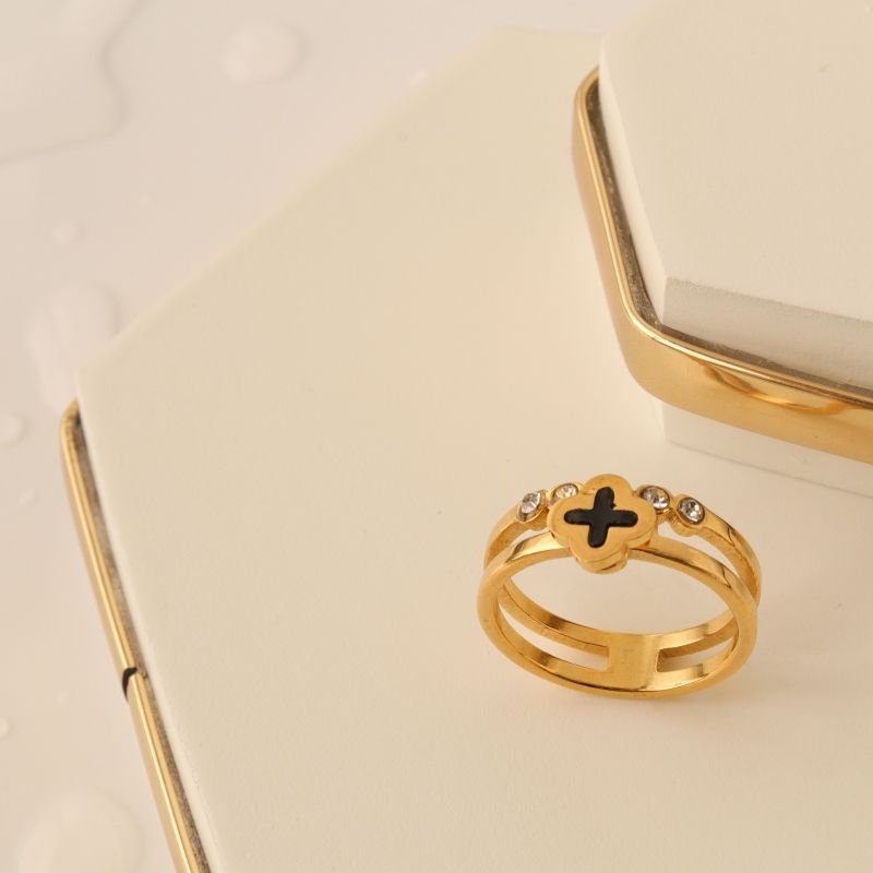 Anel Inspiração Van Cleef em Aço Inox (Tamanho 17) Preto