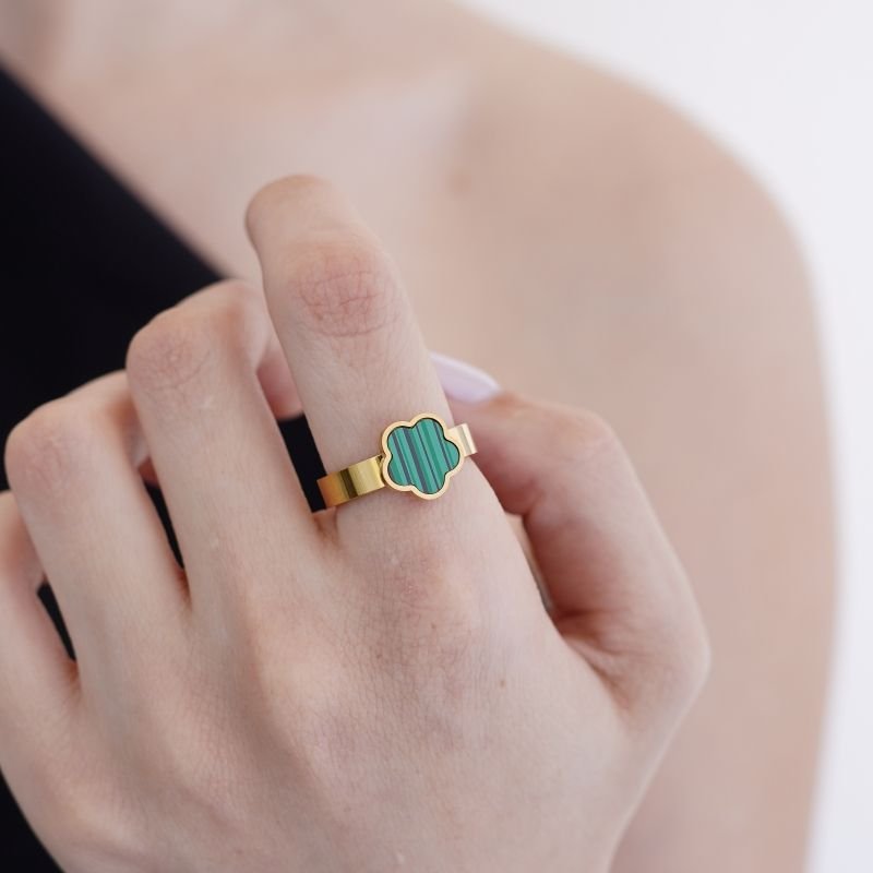 Anel Inspiração Van Cleef Moderno Verde em Aço Inox (Tamanho 17)