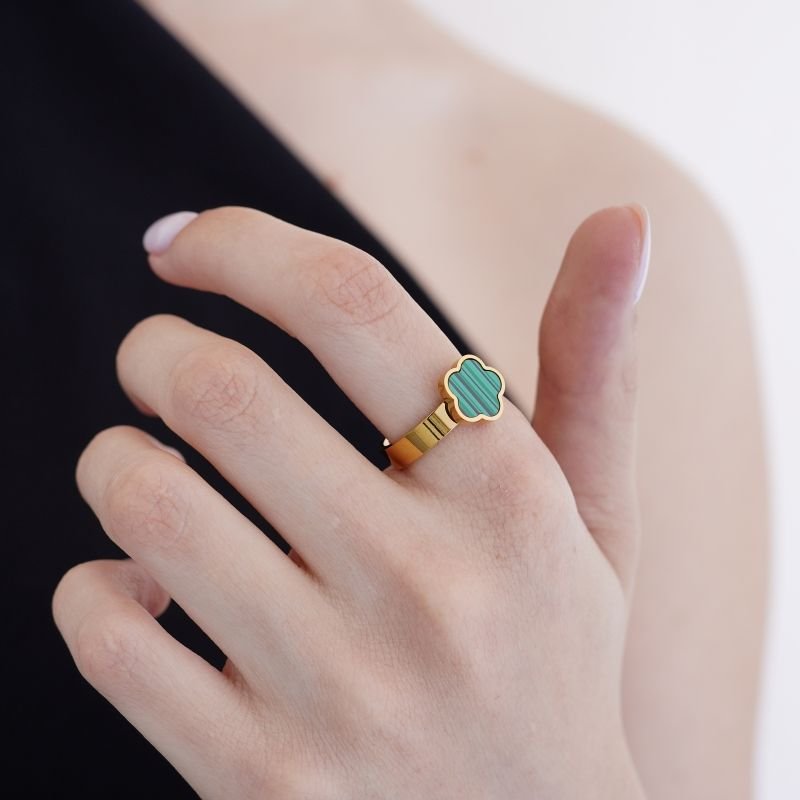 Anel Inspiração Van Cleef Moderno Verde em Aço Inox (Tamanho 17)