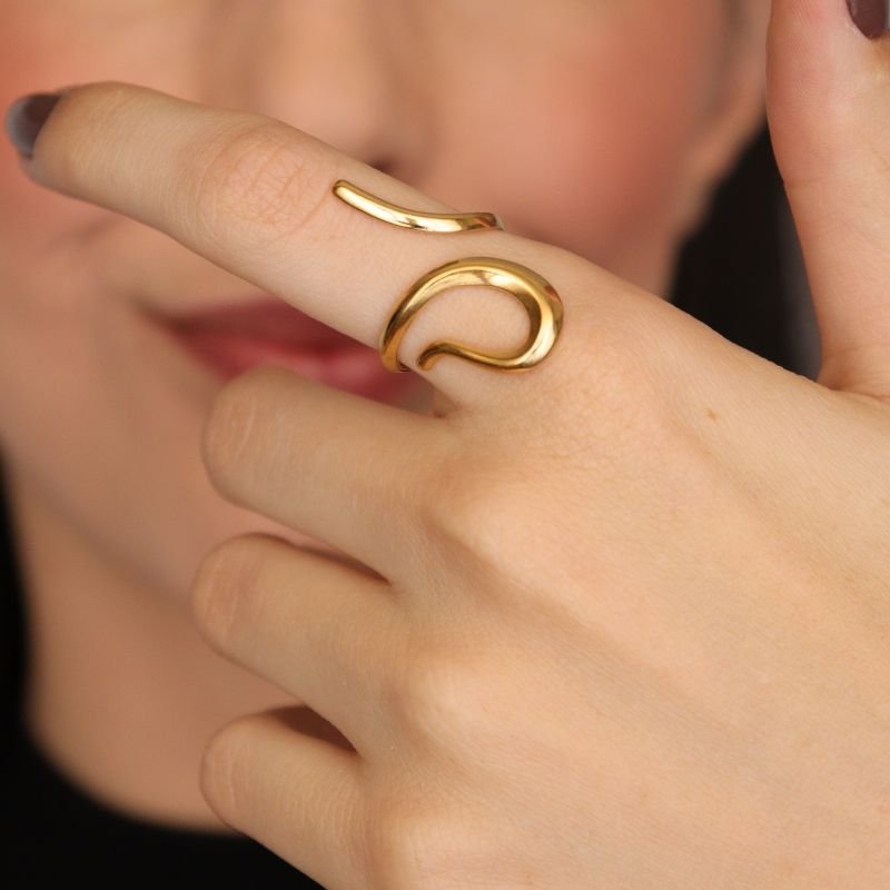 Anel Levemente Regulável Minimalista em Aço Inox