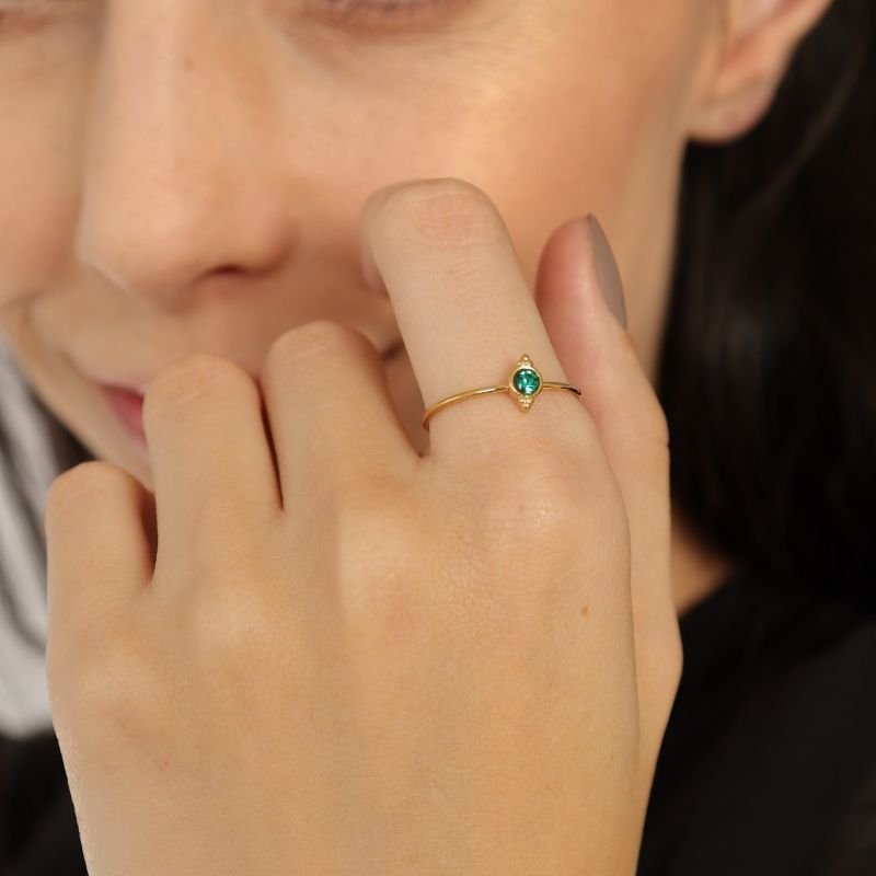 Anel Levemente Regulável Pedrinha em Aço Inox