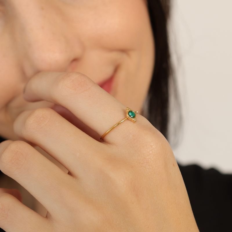 Anel Levemente Regulável Pedrinha em Aço Inox