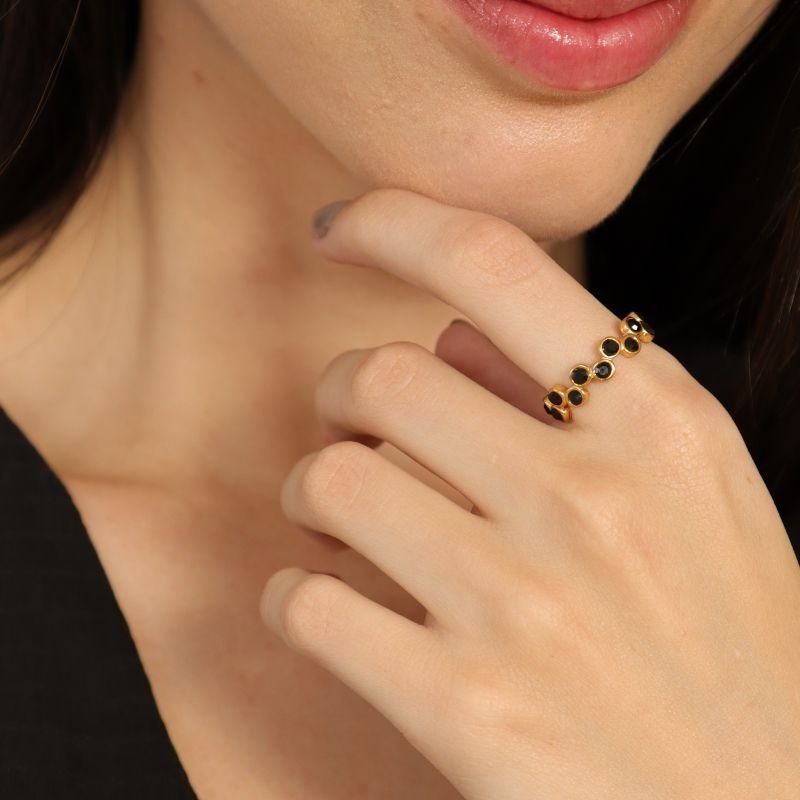 Anel Levemente Regulável Pedrinhas em Aço Inox