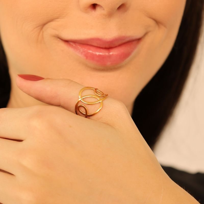 Anel Minimalista Levemente Regulável em Aço Inox