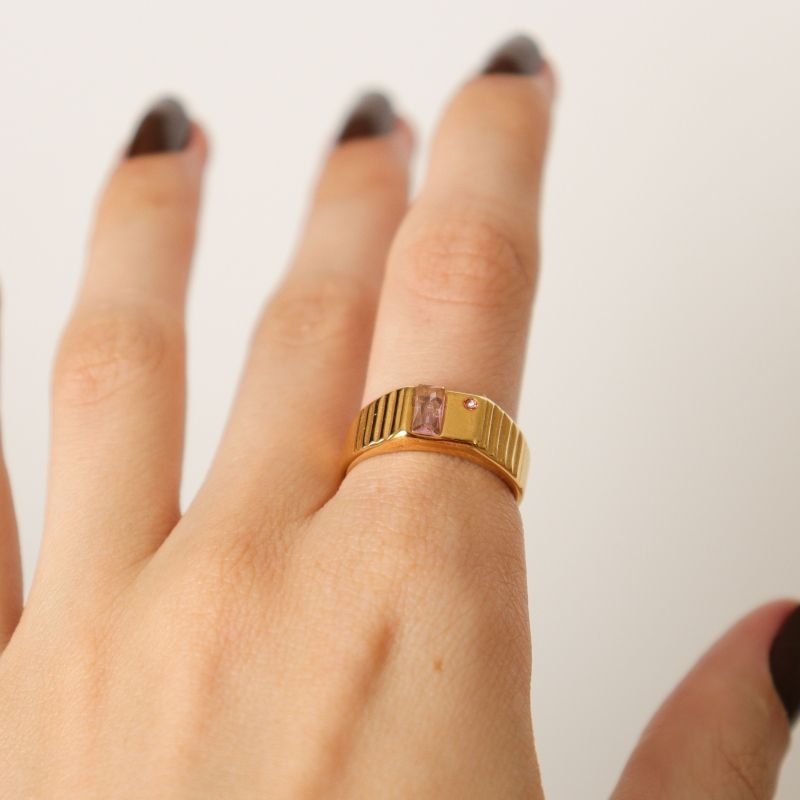 Anel Moderno com Pedrinhas em Aço Inox (Tamanho 18)