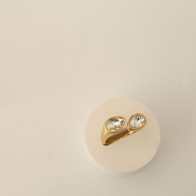 Anel Pedras em Gota Levemente Ajustável em Aço Inox (Linha Premium)