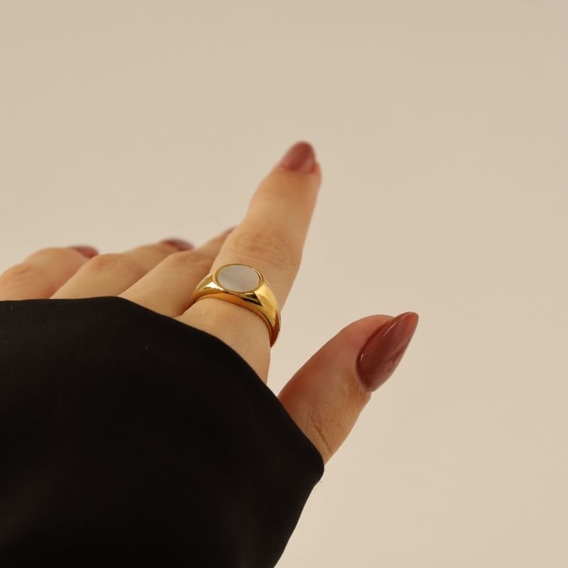 Anel Pedrinha Branca em Aço Inox (Tamanho 17)