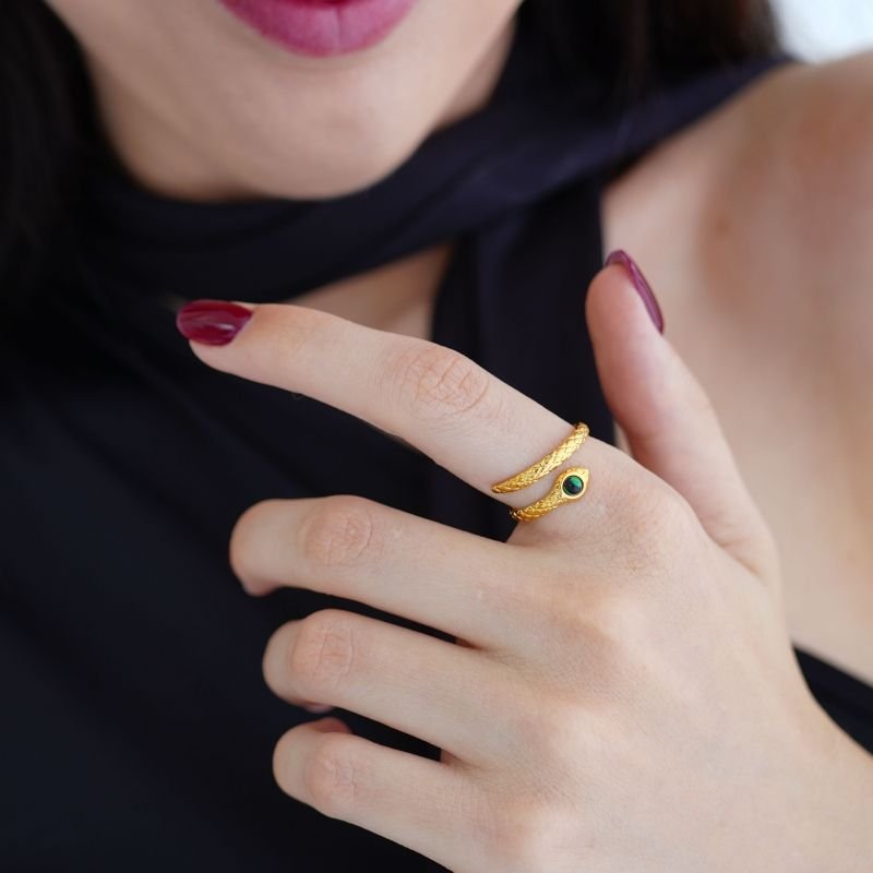 Anel Snake Green Levemente Regulável em Aço Inox