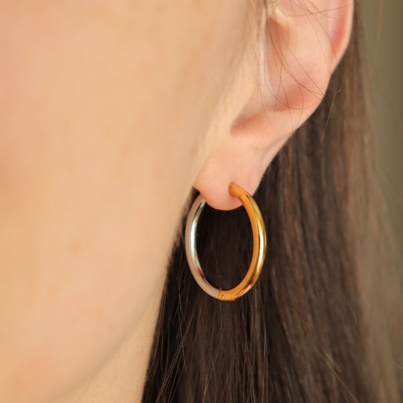 Argola Bicolor Maior Geométrica em Aço Inox