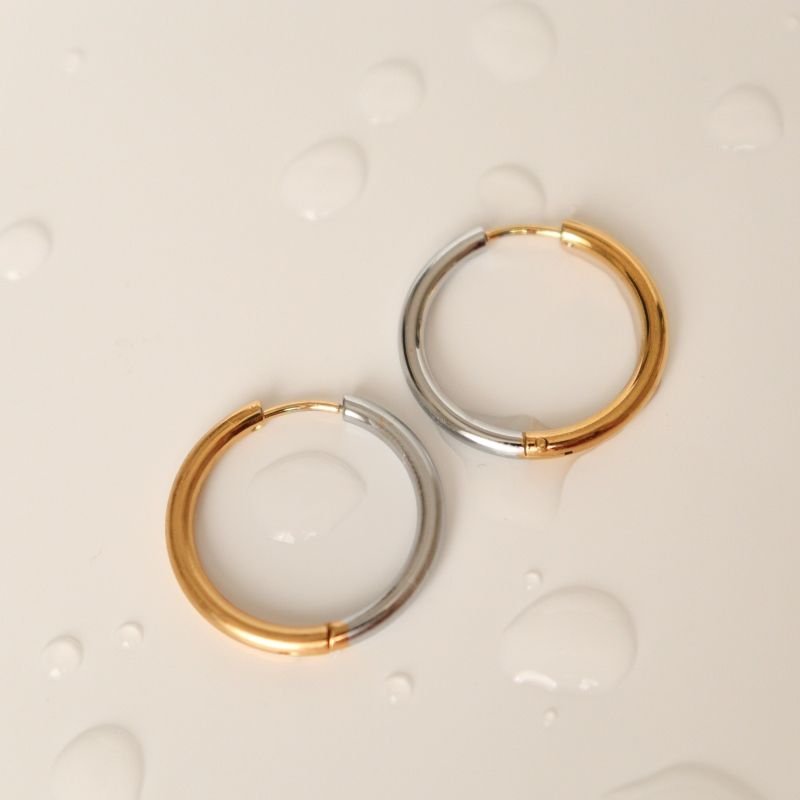 Argola Bicolor Maior Geométrica em Aço Inox