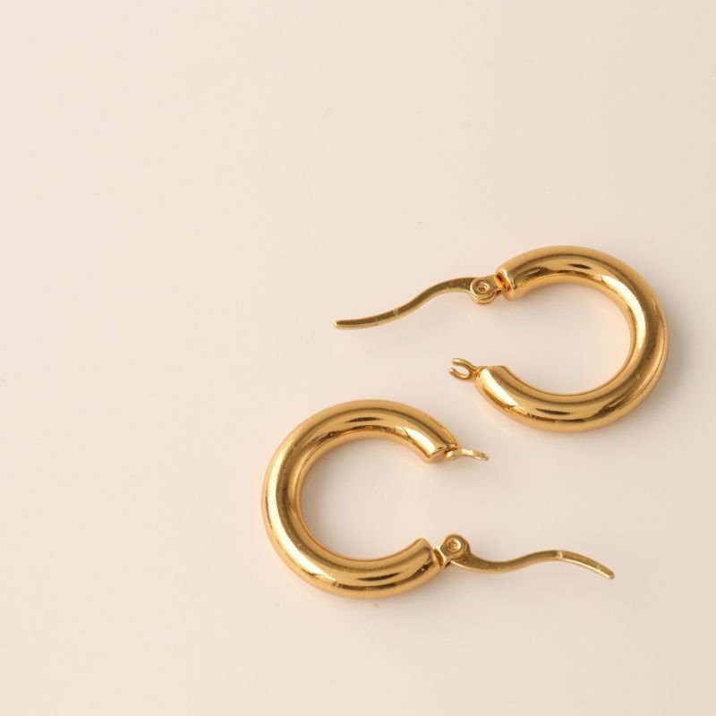 Argola Minimalista Moderna em Aço Inox