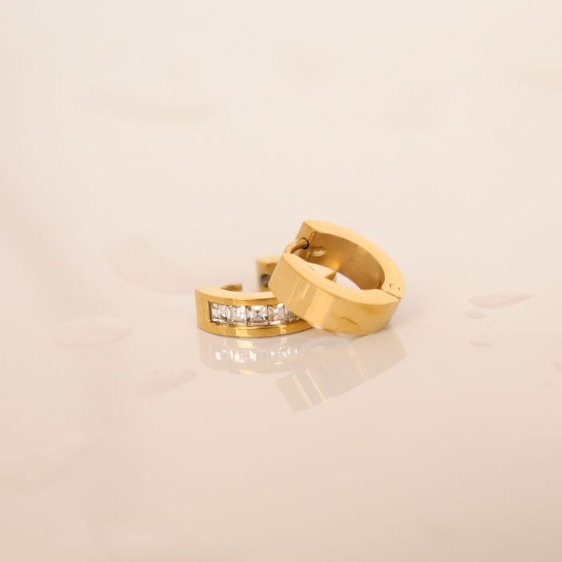 Argolinha Cravejada em Aço Inox