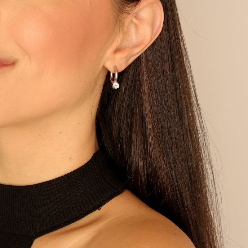 Argolinha Delicada com Ponto de Luz em Aço Inox