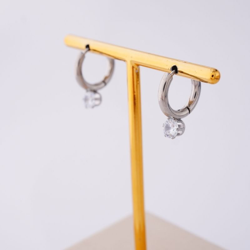 Argolinha Delicada com Ponto de Luz em Aço Inox