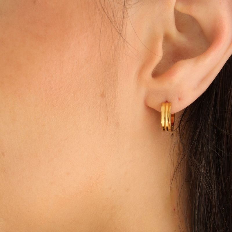 Argolinha Minimalista Pequena em Aço Inox