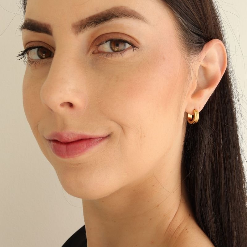 Argolinha Minimalista Pequena em Aço Inox