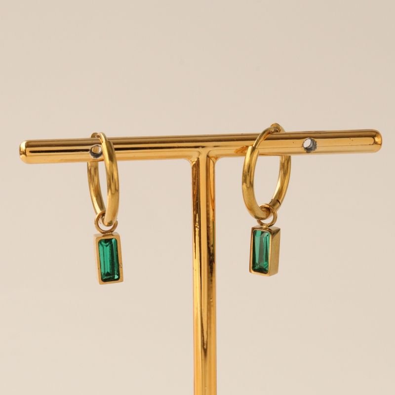 Argolinha Pedrinha Verde em Aço Inox