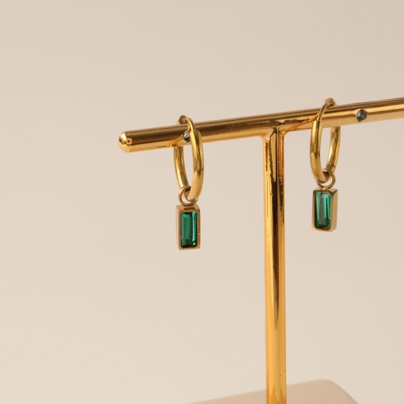 Argolinha Pedrinha Verde em Aço Inox