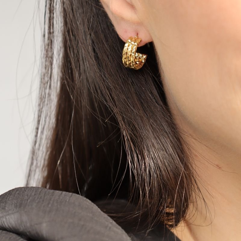 Argolinha Pequena Moderna em Aço Inox