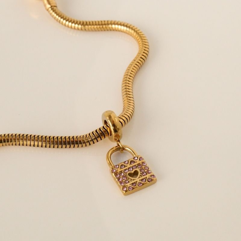 Berloque em Aço Inox Cadeado com Pedra Rosa