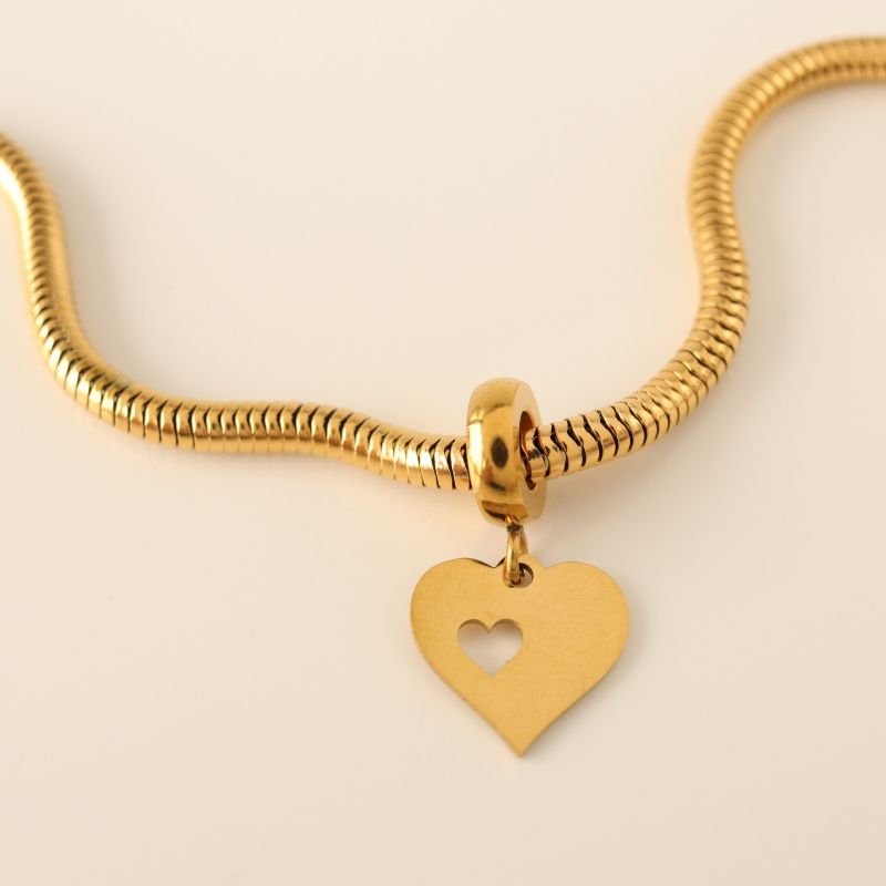 Berloque em Aço Inox Coração com Coração Vazado