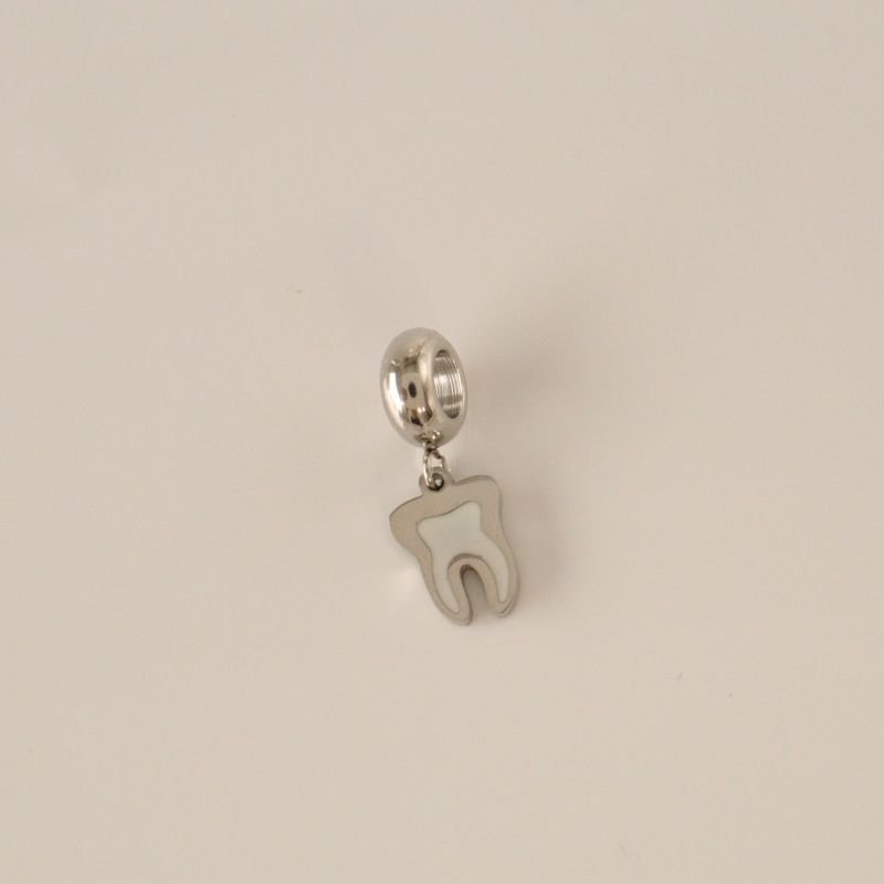 Berloque em Aço Inox Dente