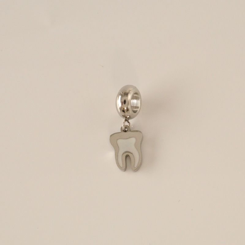 Berloque em Aço Inox Dente