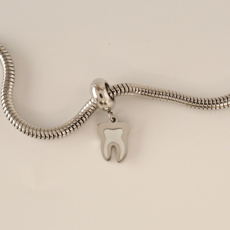 Berloque em Aço Inox Dente