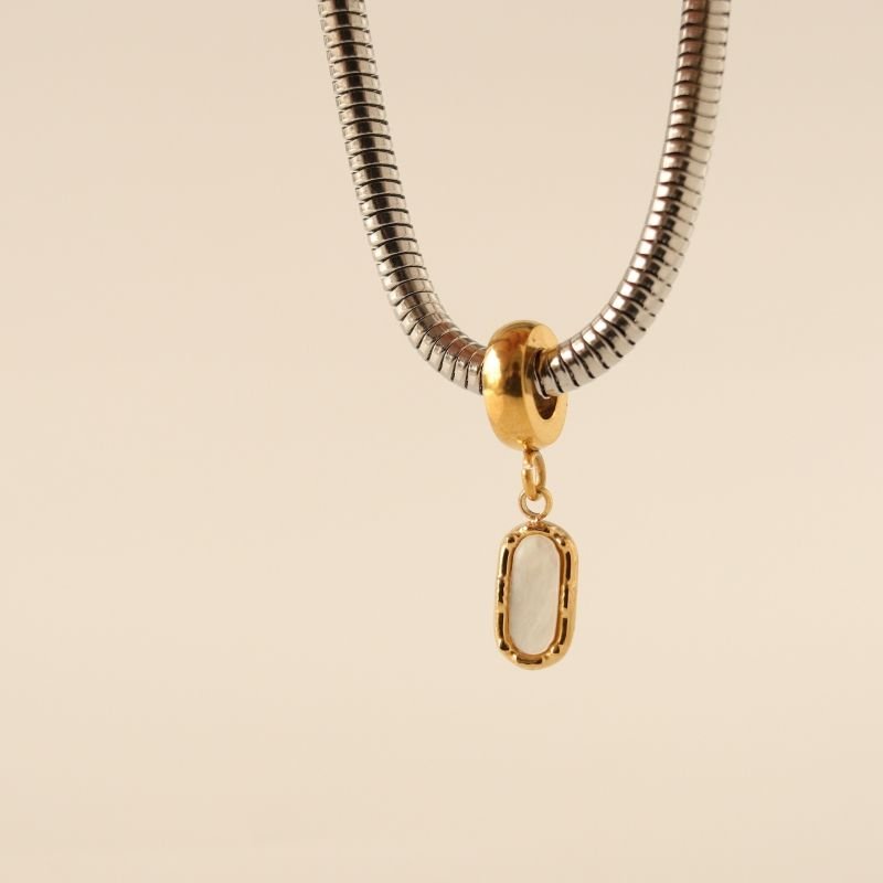 Berloque em Aço Inox Pedra Branca Minimalista