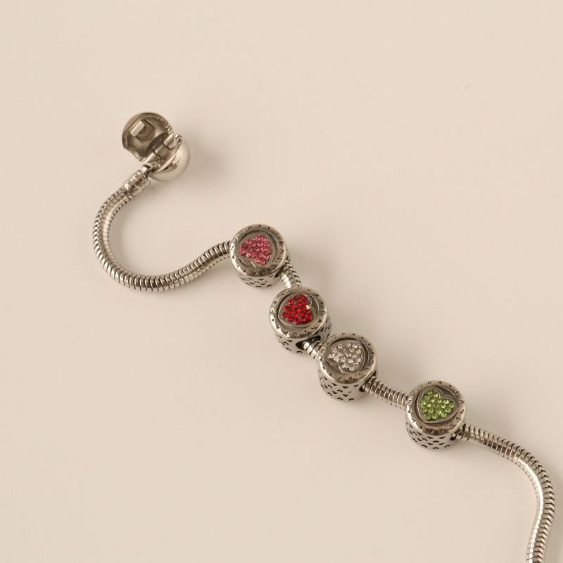 Berloque em Aço Inox Separador Coração Cravejado