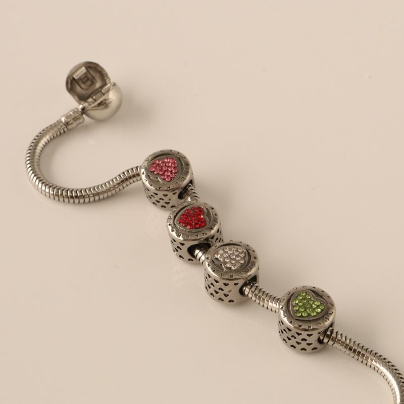 Berloque em Aço Inox Separador Coração Cravejado