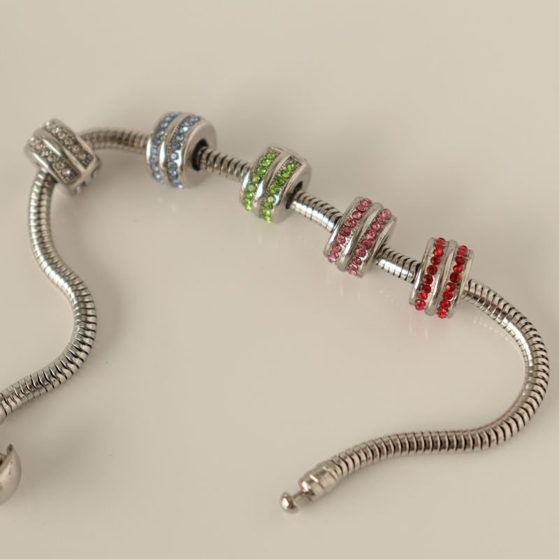 Berloque em Aço Inox Separador Cravejado