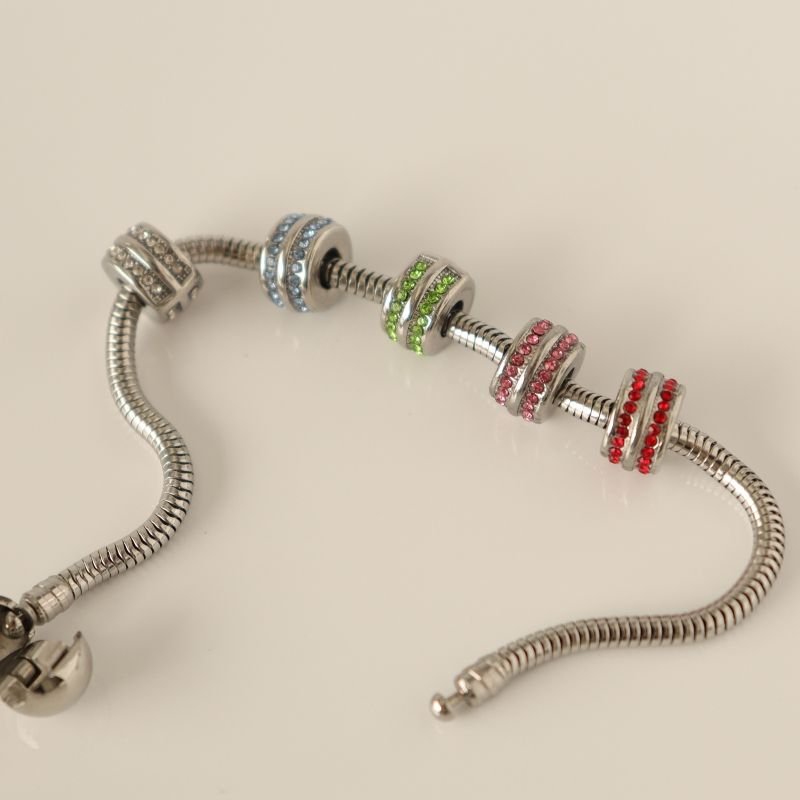 Berloque em Aço Inox Separador Cravejado