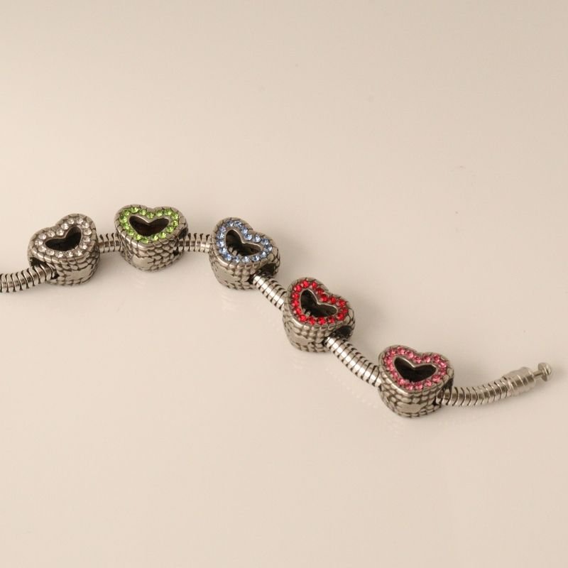 Berloque em Aço Inox Separador Cravejado Coração