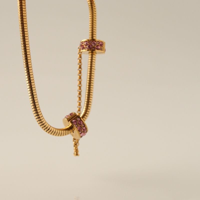 Berloque Trava de Segurança Cravejada em Aço Inox Preta