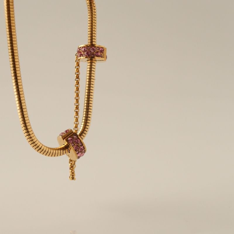 Berloque Trava de Segurança Cravejada em Aço Inox Preta