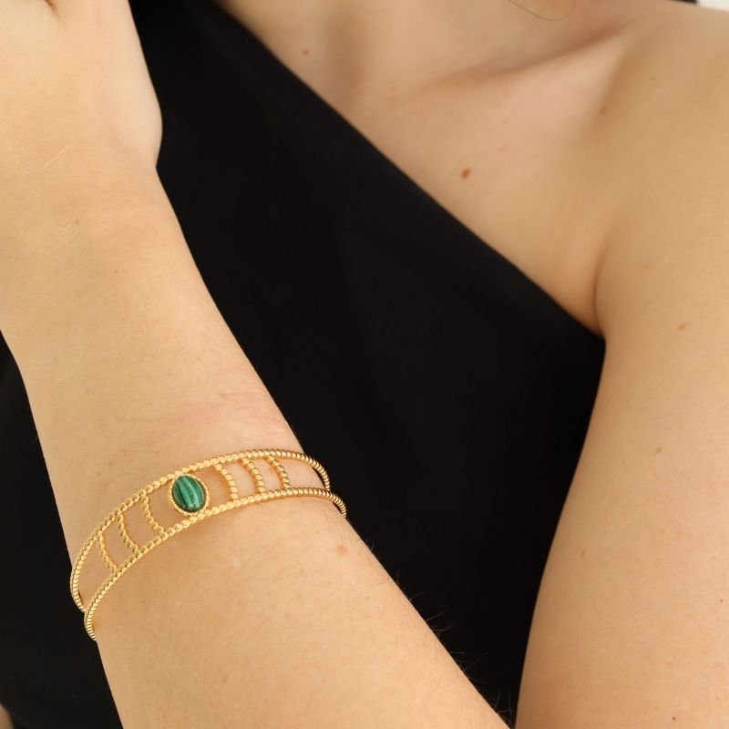 Bracelete com Detalhe Verde em Aço Inox