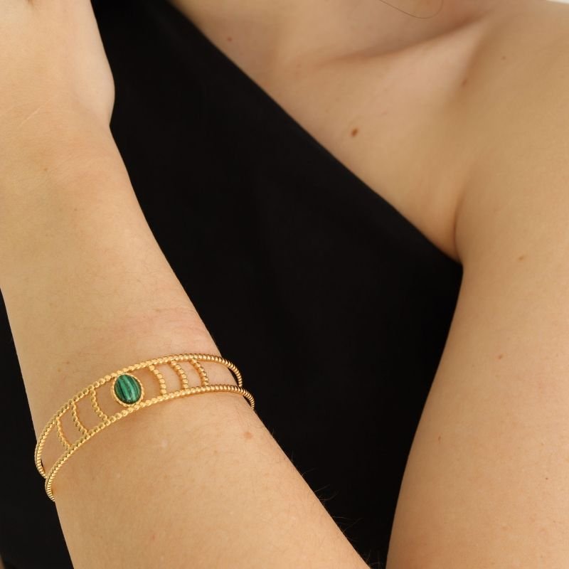 Bracelete com Detalhe Verde em Aço Inox