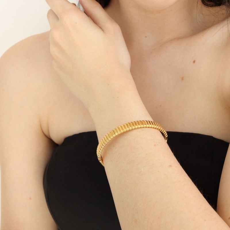 Bracelete com Detalhes Minimalistas em Aço Inox (Linha Premium)