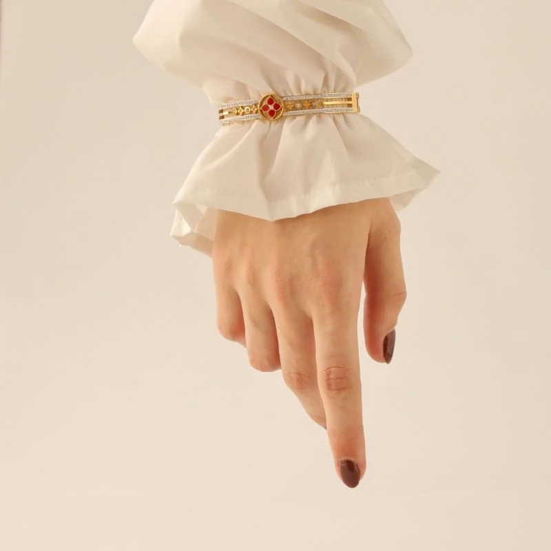 Bracelete Flor com Detalhes em Aço Inox (Linha Premium)