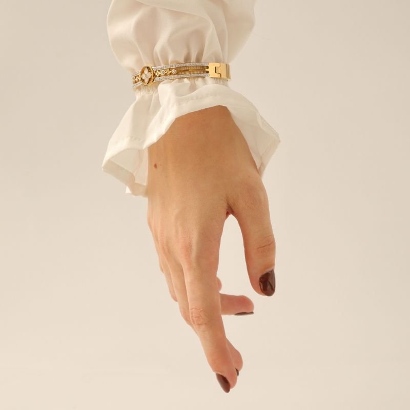 Bracelete Flor com Detalhes em Aço Inox (Linha Premium)