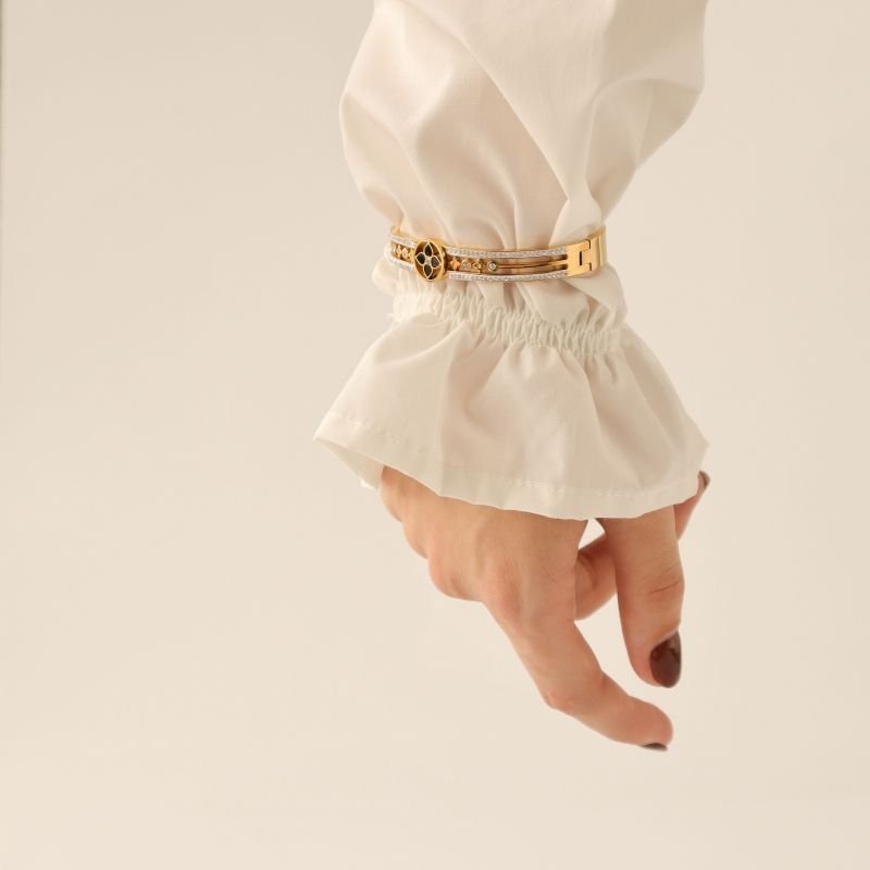 Bracelete Flor com Detalhes em Aço Inox (Linha Premium)