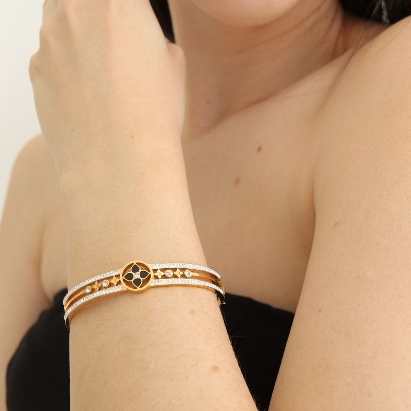 Bracelete Flor com Detalhes em Aço Inox (Linha Premium)