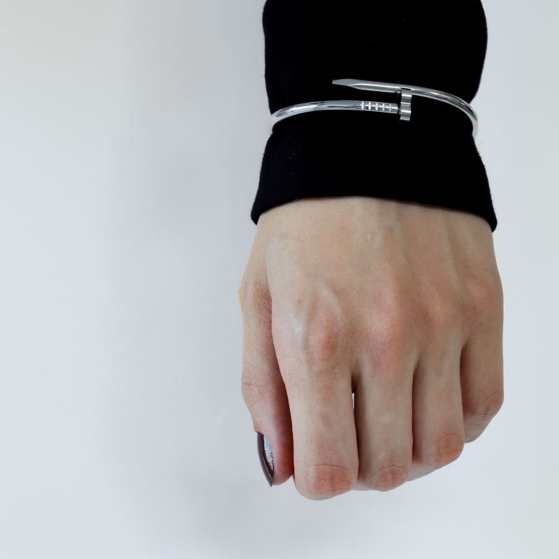 Bracelete Prego em Forma de Coração em Aço Inox